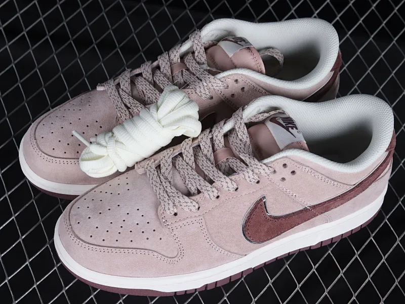 All Categories Nk SB Dunk Series Nk SB Dunk Low Low-top sneakers Otomo Katsuhiro x Nk SB Dunk Low "Steamboy OST" Creative customization collaboration Otomo Katsuhiro co-branded SB low-top sports casual sneakers ST1391-206